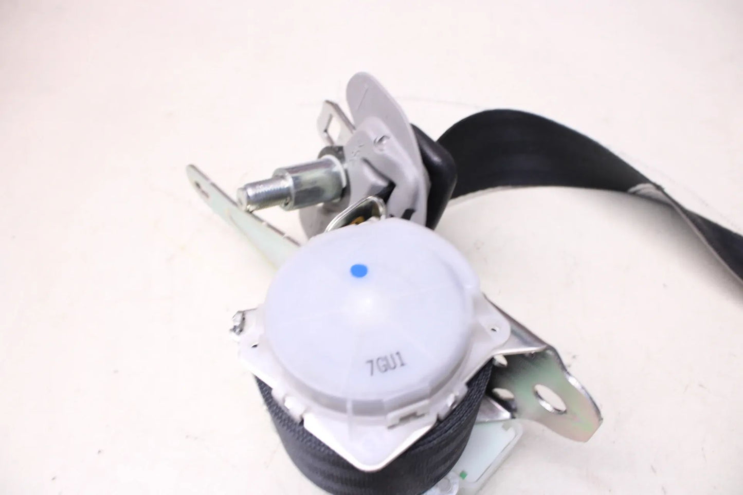 NEU Original Toyota Rav 4 Anschnallgurt NOS