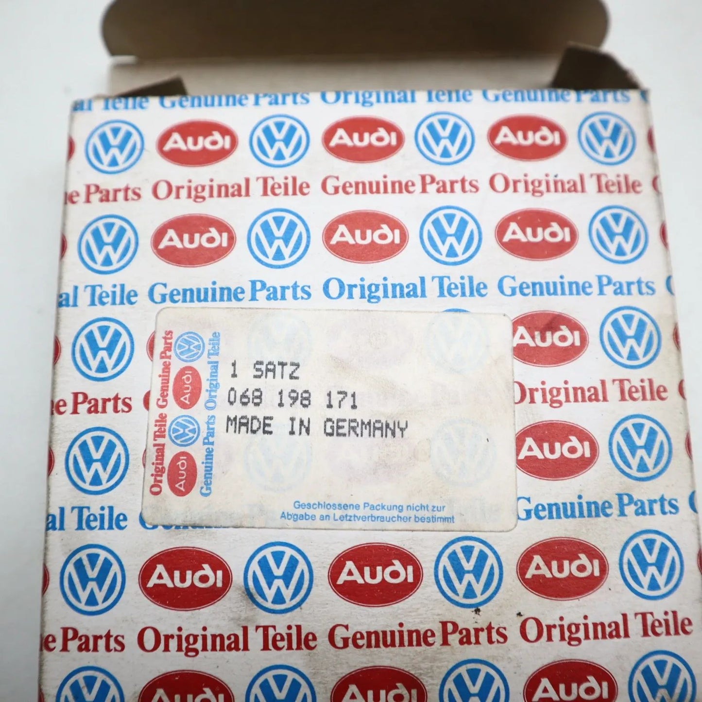Original VW Kurbelwellensimmering VW Pasat / Golf Audi A6 / A4 SEAT SKODA NOS