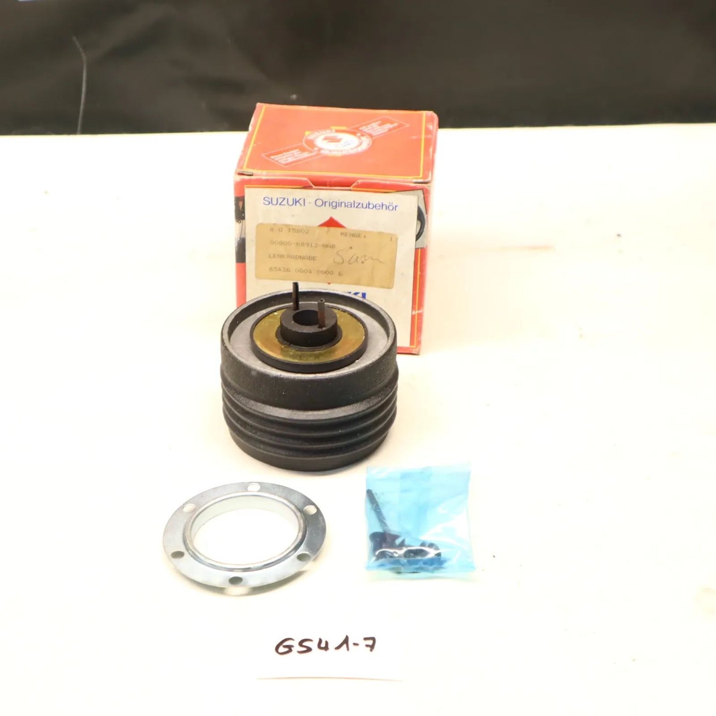 NEU Suzuki Momo Lenkradnabe K8912 für Suzuki Lenkrad Nabe 00800-K8912-NAB NOS