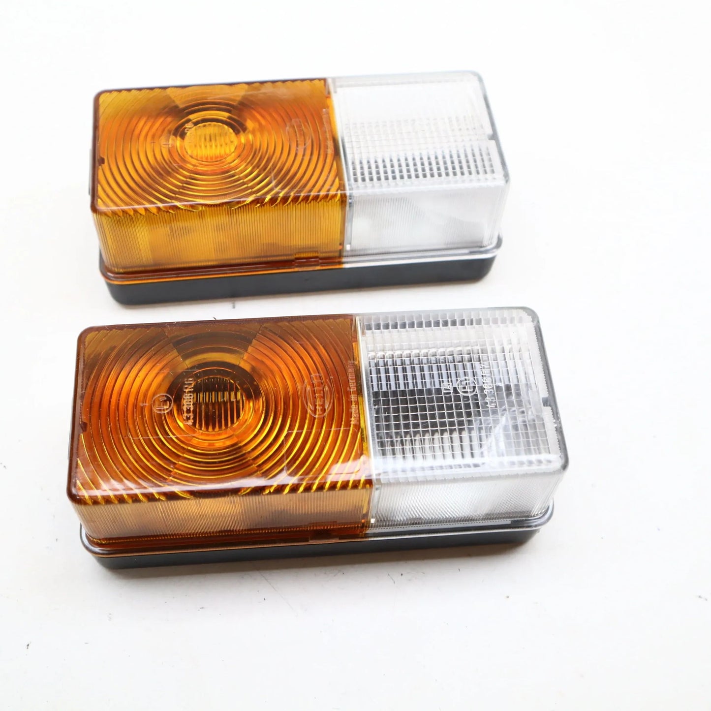NEU Original Traktor Blinker Hella NOS 2BE002582031