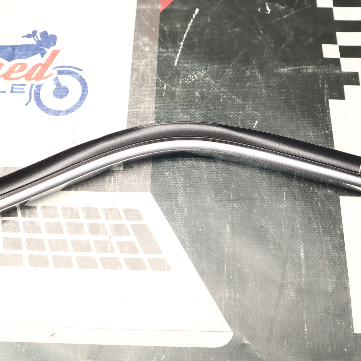 VW Käfer Fensterleiste KA/3-102589 151-837 476 D NOS NEU