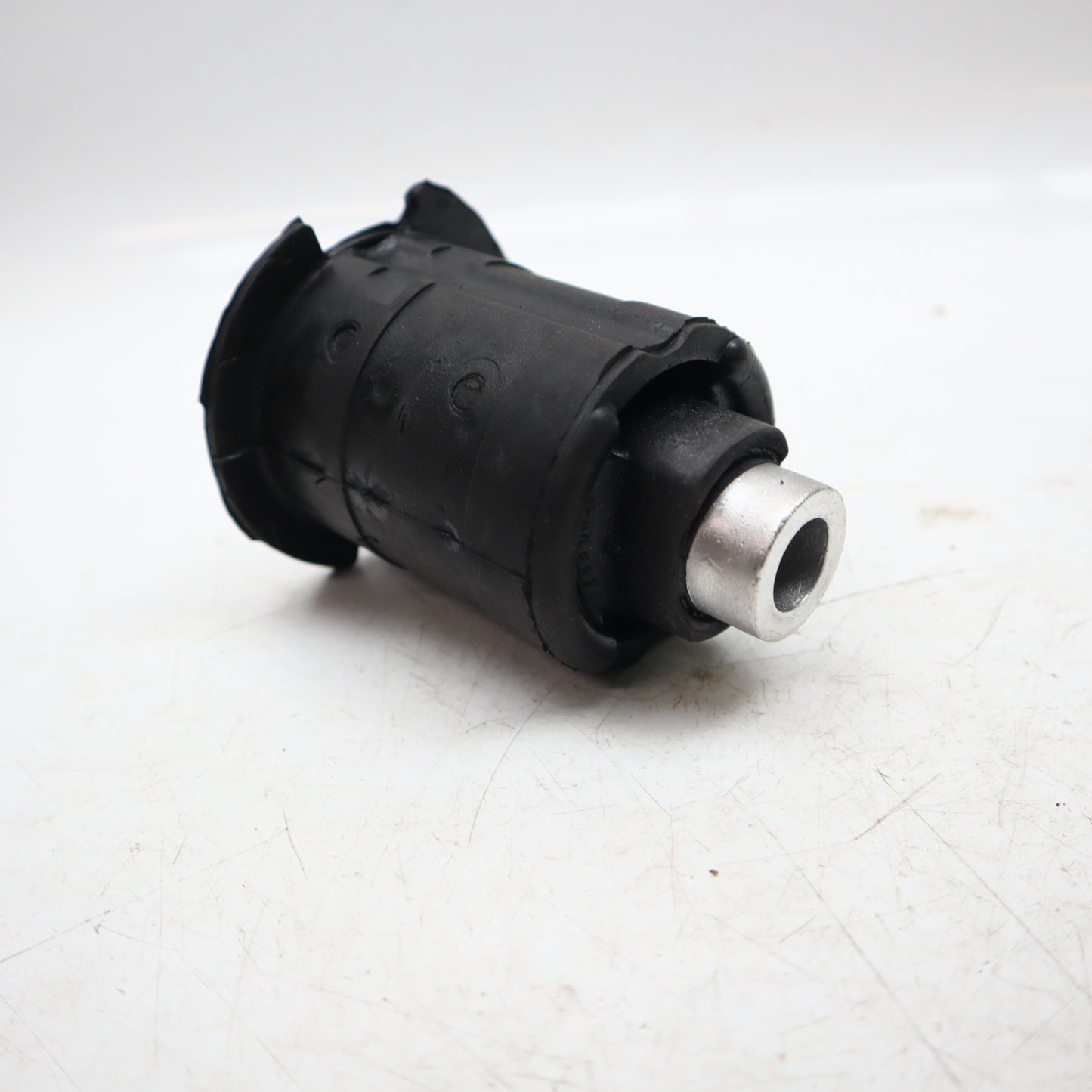 BMW 316 / 316I / 318I / 320I GUMMILAGER FÜR HINTERACHSE NEU